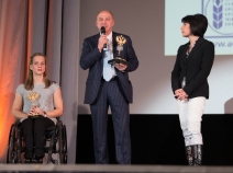 Виктория Львова и Татьяна Миткова, награждение премией «Турнир года» — Мегафон DreamCup